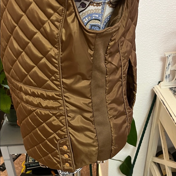 Cavalini Women’sQuilted Brown Vest - Picture 6 of 10